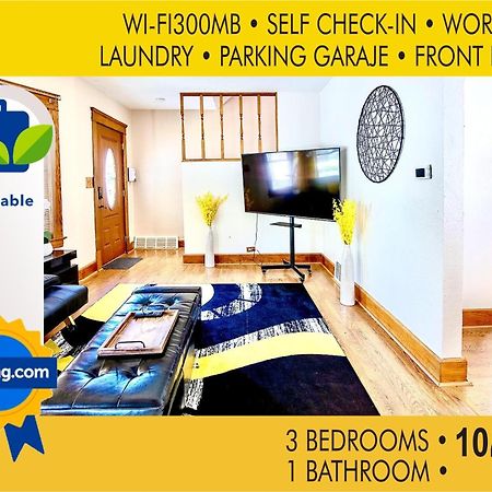 The Amber Retreat - Brooklyn Centre Comfort - Charming Space For Families, Couples & Business Travelers Near Downtown - With 300Mb Wifi, Parking & Self Check-In Cleveland Buitenkant foto