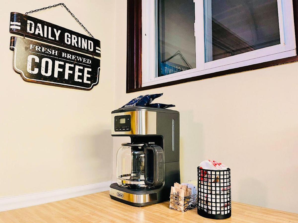 The Amber Retreat - Brooklyn Centre Comfort - Charming Space For Families, Couples & Business Travelers Near Downtown - With 300Mb Wifi, Parking & Self Check-In Cleveland Buitenkant foto