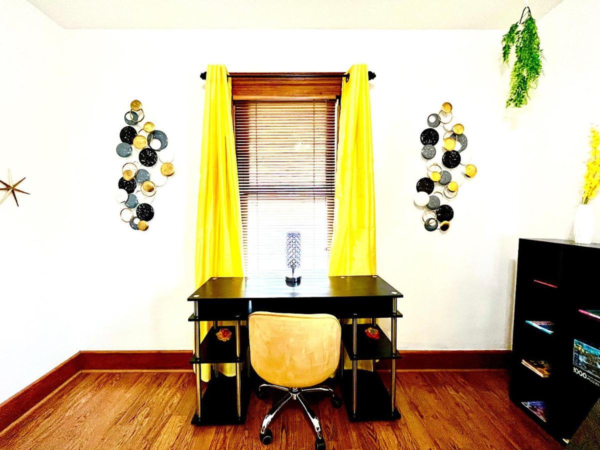 The Amber Retreat - Brooklyn Centre Comfort - Charming Space For Families, Couples & Business Travelers Near Downtown - With 300Mb Wifi, Parking & Self Check-In Cleveland Buitenkant foto
