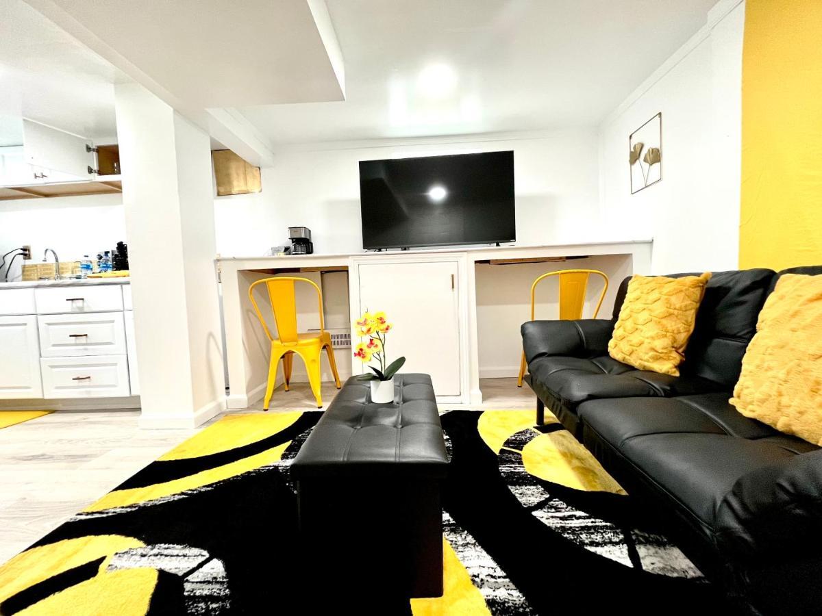 The Amber Retreat - Brooklyn Centre Comfort - Charming Space For Families, Couples & Business Travelers Near Downtown - With 300Mb Wifi, Parking & Self Check-In Cleveland Buitenkant foto