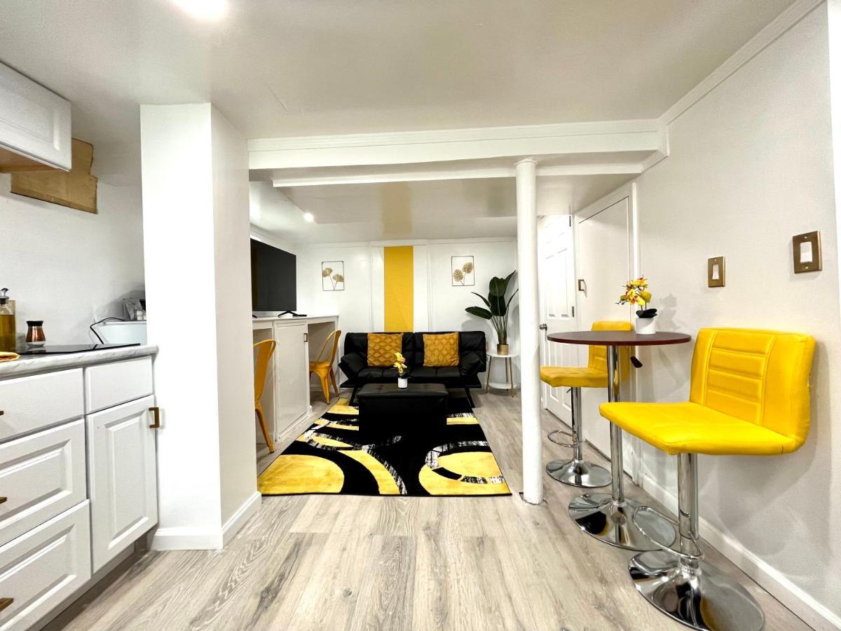 The Amber Retreat - Brooklyn Centre Comfort - Charming Space For Families, Couples & Business Travelers Near Downtown - With 300Mb Wifi, Parking & Self Check-In Cleveland Buitenkant foto