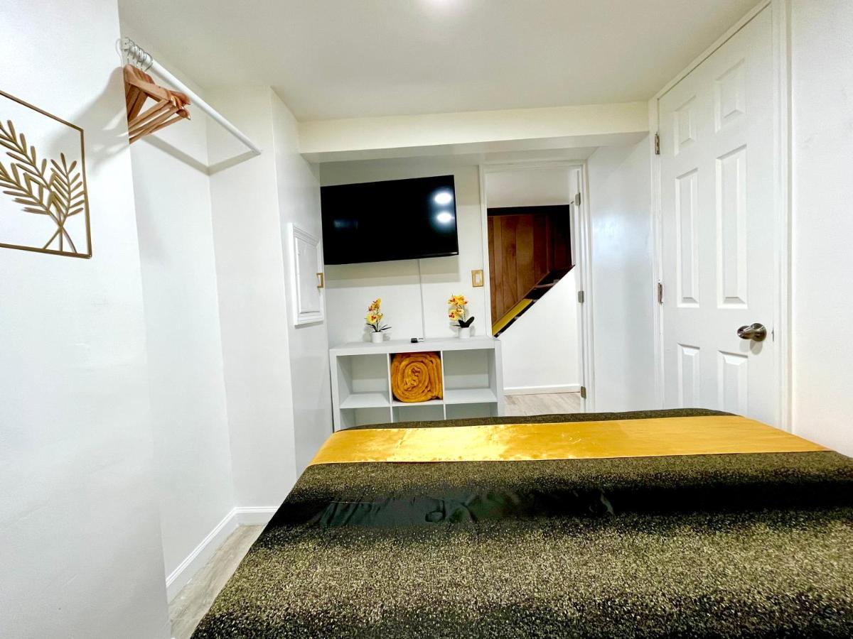The Amber Retreat - Brooklyn Centre Comfort - Charming Space For Families, Couples & Business Travelers Near Downtown - With 300Mb Wifi, Parking & Self Check-In Cleveland Buitenkant foto