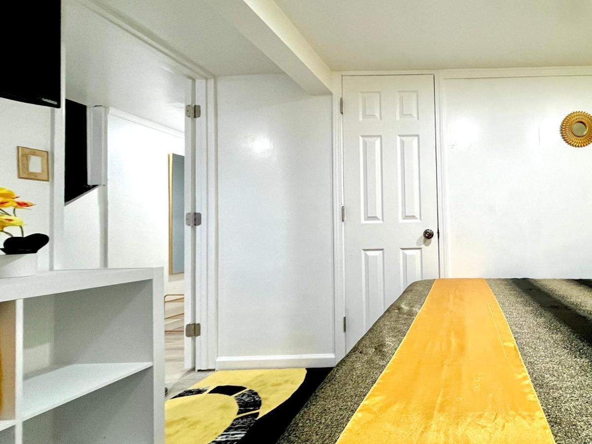 The Amber Retreat - Brooklyn Centre Comfort - Charming Space For Families, Couples & Business Travelers Near Downtown - With 300Mb Wifi, Parking & Self Check-In Cleveland Buitenkant foto